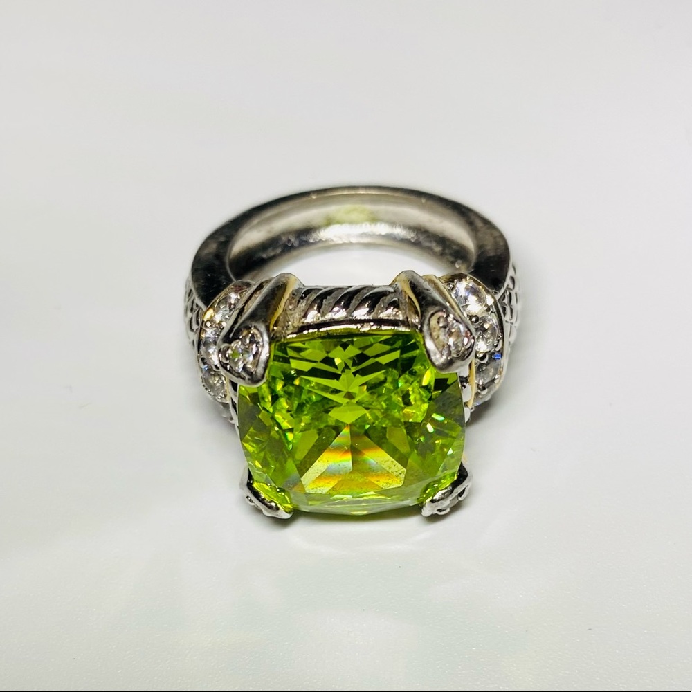 Emerald green womens ring